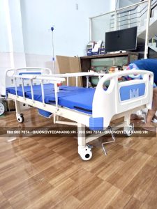 Giường y tế 2 tay quay có bô vệ sinh Lucass GBC43 Đà Nẵng