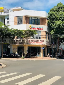 Bác sĩ Phạm Văn phong BMT